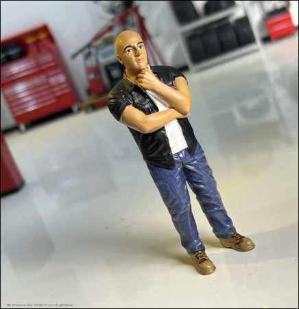 1:18 Domenic Figur